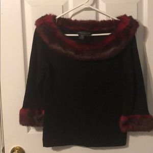Black sweater faux red fur